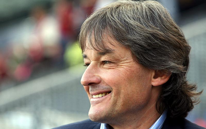 So wie man ihn kennt, den Sunnyboy Dietmar Constantini. Immer lächelnd...