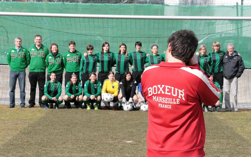 Die Damen beim Manschaftsfoto mit dem W-Team