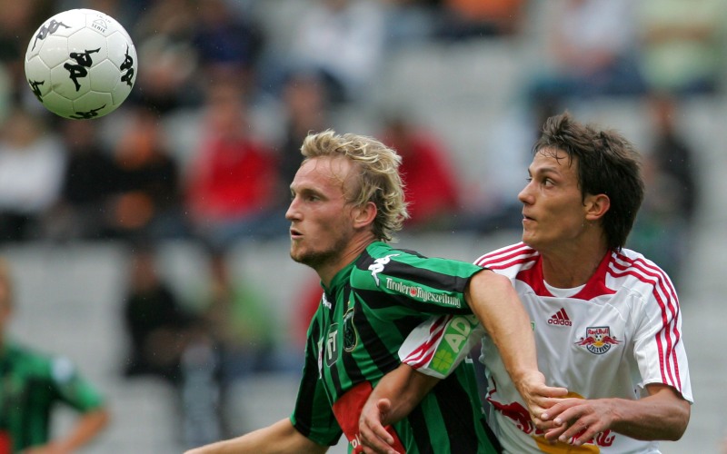 Wie in dieser Szene Manuel Schmid, wollen unsere Spieler am Freitag die Nase vorne haben