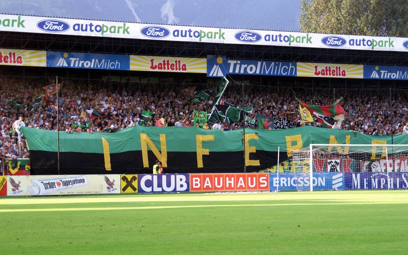 Im altehrwürdigen Tivoli stürmte das Trio in die Herzen der Fans