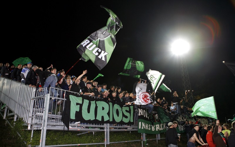 Innsbruck Fans feiern in Wien