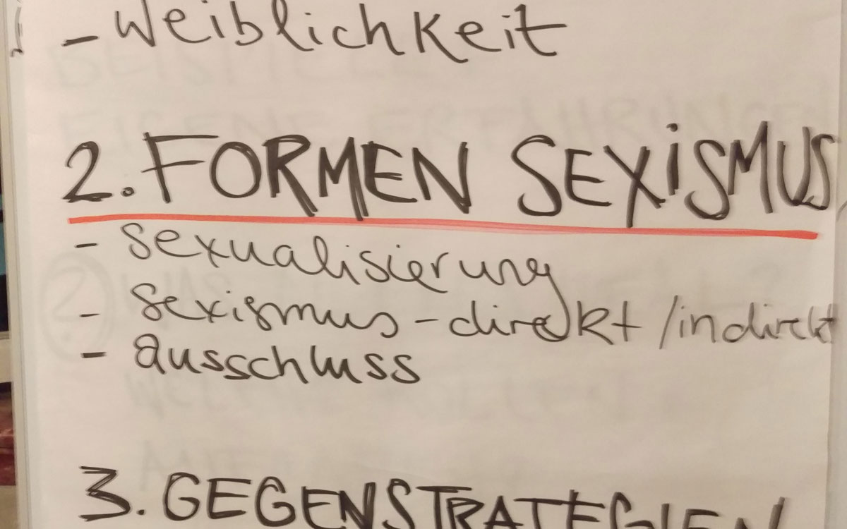Frauen in der Kurve! Frauen in die Kurve!