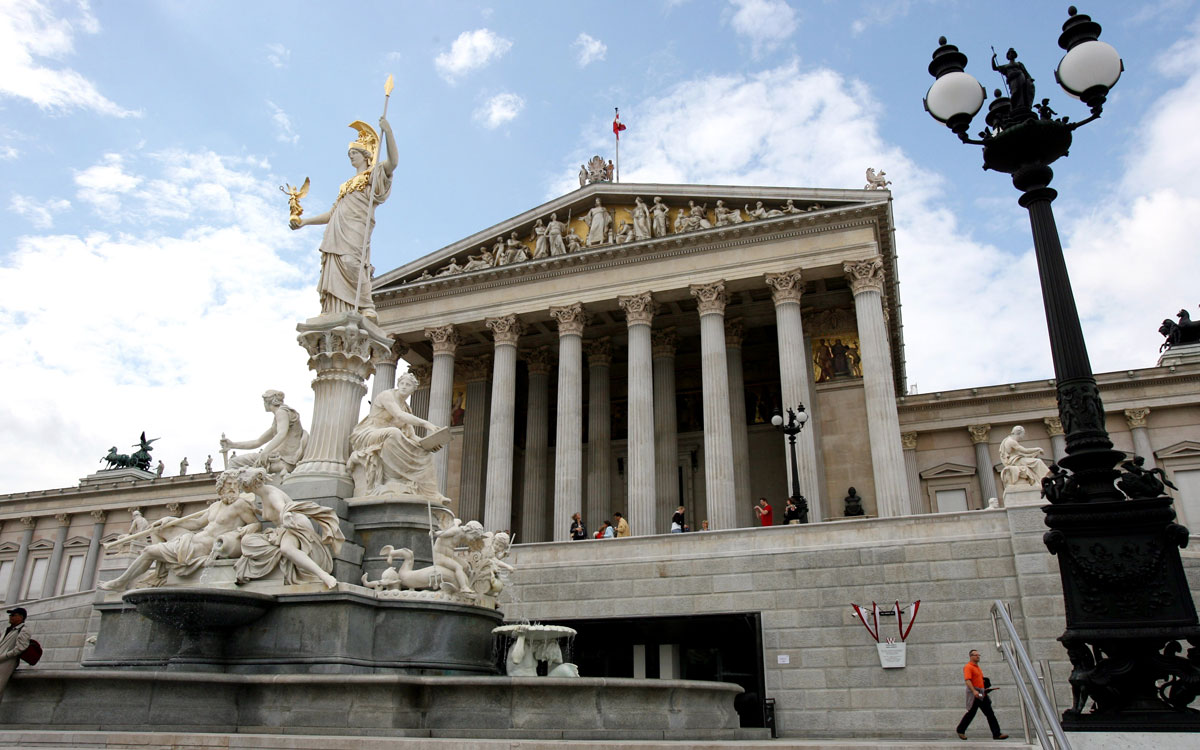 Der Fußball zu Gast im Parlament