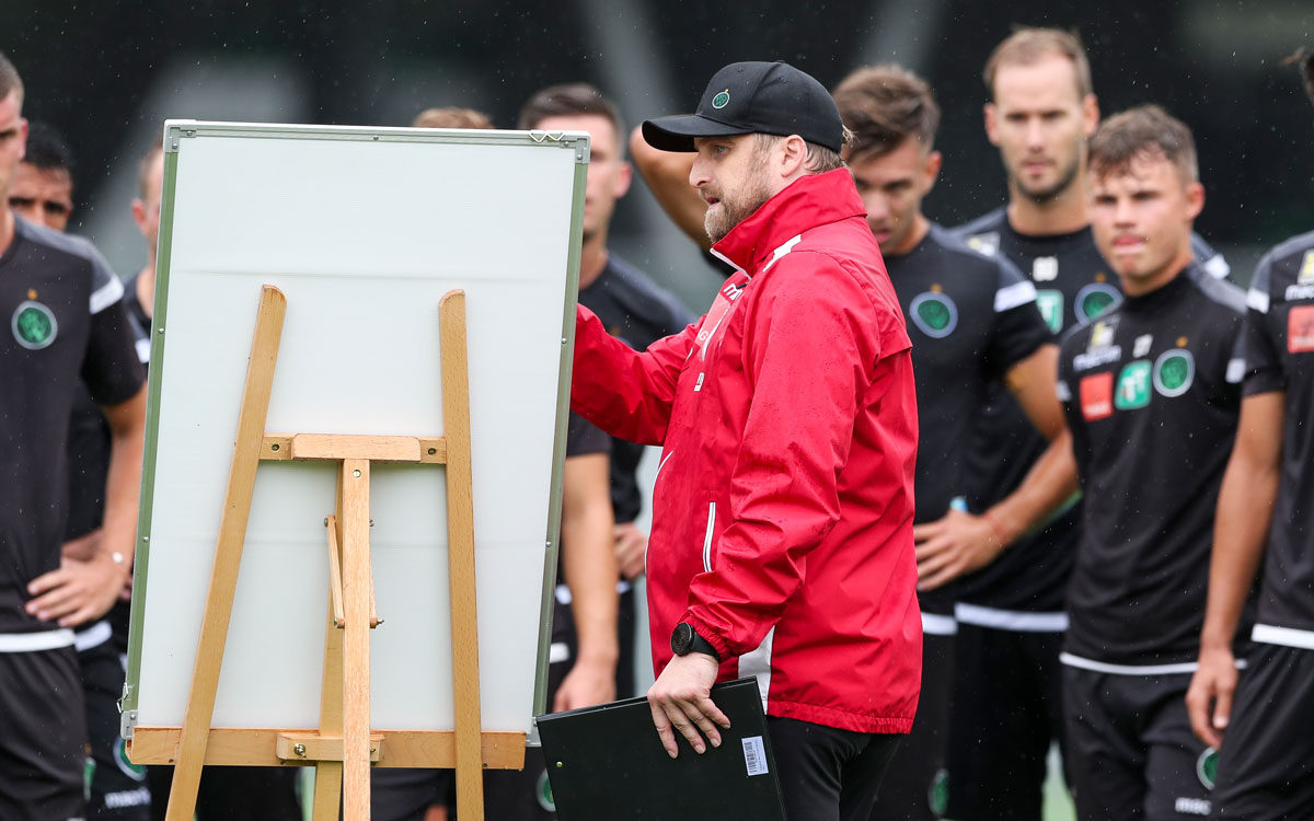 Pressegespräch mit Trainer D. Bierofka, M. Knaller, F. Jamnig und Kapitän L. Hupfauf